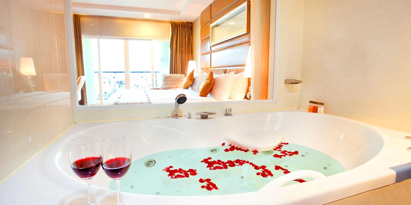 Jacuzzi Room 7 Jacuzzi Room 7